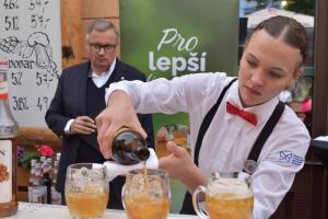 Barmanská soutěž Žatecký Cup má v 15. ročníku i domácího vítěze