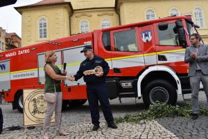 Nová cisterna, již dostali dobrovolní hasiči, už se předvedla v Hřensku