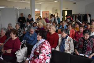 Den seniorů ve Staré papírně přinesl zábavu i poučení