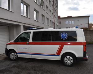Nemocnice dostala od města novou sanitku